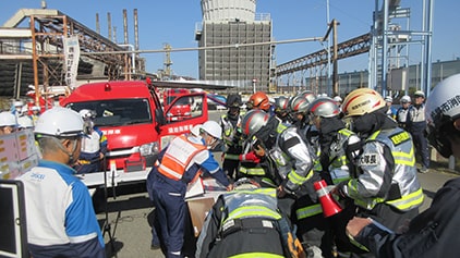 Aboshi Plant, Innovation Park: Joint emergency drill with the local fire department (conducted in FY2021/3)