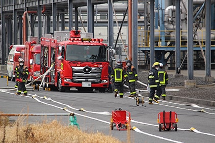 Ohtake Plant: Joint emergency drill with the local fire department (conducted in FY2021/3)