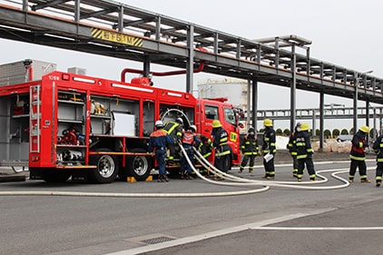 Ohtake Plant: Joint emergency drill with the local fire department (conducted in FY2021/3)