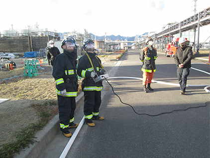 Ohtake Plant: Joint emergency drill with the local fire department (conducted in FY2021/3)