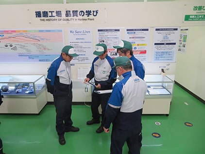 品質道場・過去トラブルについてのグループディスカッション風景